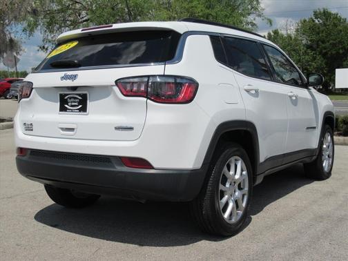 Bright White Clearcoat 2023 Jeep Compass Latitude Lux