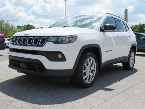 Bright White Clearcoat 2023 Jeep Compass Latitude Lux