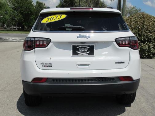 Bright White Clearcoat 2023 Jeep Compass Latitude Lux