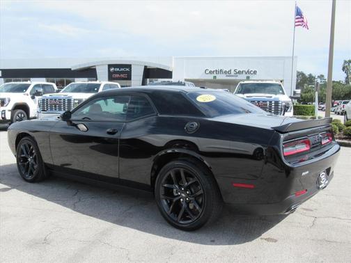 2022 Dodge Challenger SXT