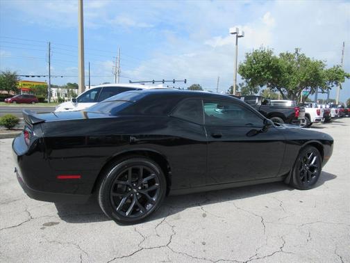 2022 Dodge Challenger SXT