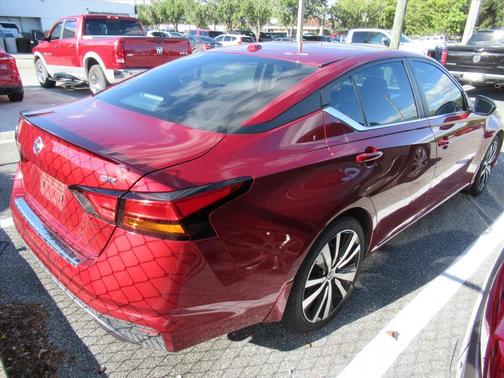 2022 Nissan Altima 2.5 SR