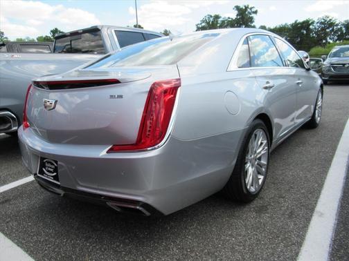 Radiant Silver Metallic 2018 Cadillac XTS Luxury