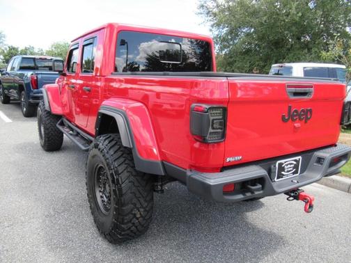 Firecracker Red Clearcoat 2024 Jeep Gladiator Sport