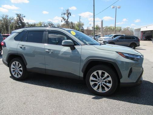 2023 Toyota RAV4 XLE Premium