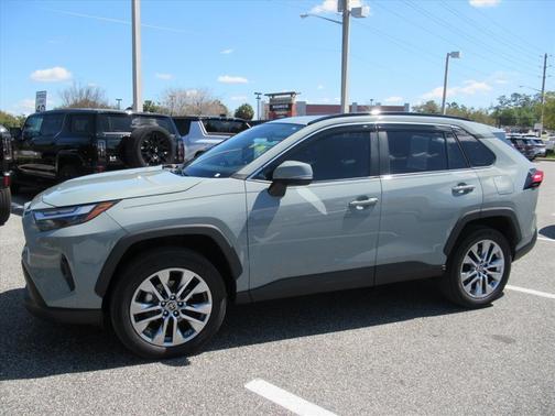 2023 Toyota RAV4 XLE Premium