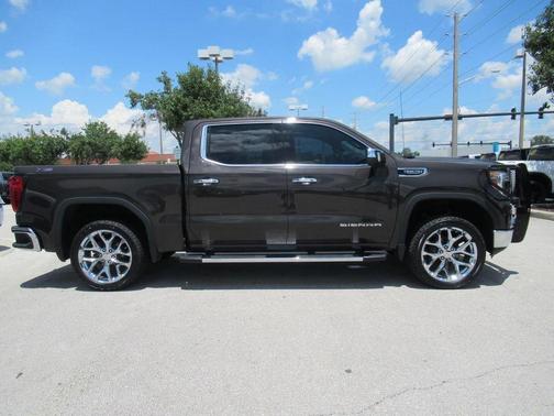 Brownstone Metallic 2021 GMC Sierra 1500 SLT