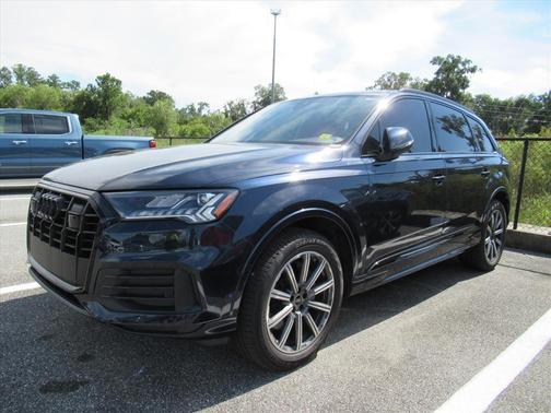 2023 Audi Q7 45 Premium Plus