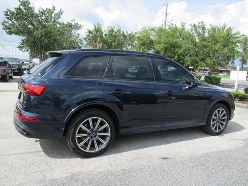 2023 Audi Q7 45 Premium Plus