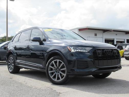 2023 Audi Q7 45 Premium Plus