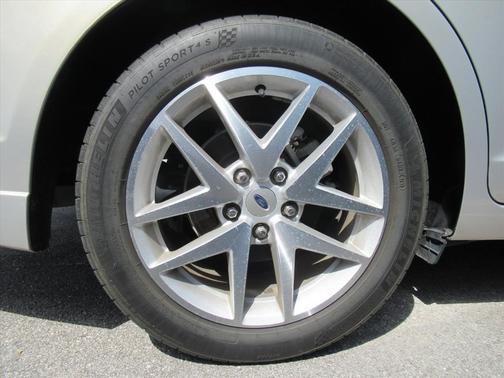 Gold 2010 Ford Fusion SEL