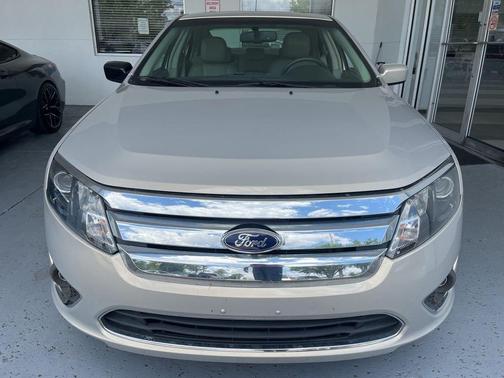 Gold 2010 Ford Fusion SEL