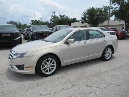 Gold 2010 Ford Fusion SEL