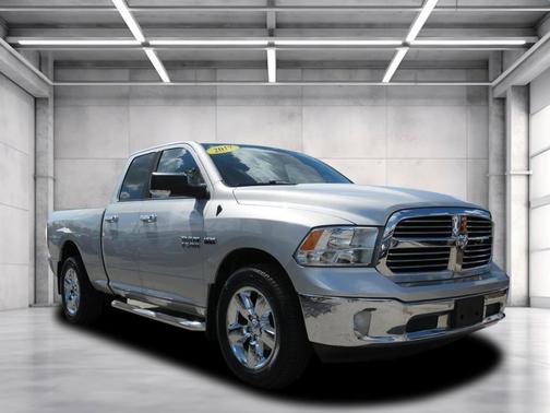Bright Silver Clearcoat Metallic 2017 RAM 1500 Big Horn