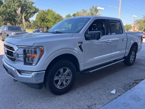 Oxford White 2022 Ford F-150 XLT