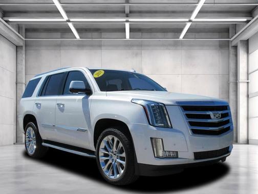 2018 Cadillac Escalade Luxury