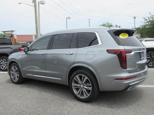 2025 Cadillac XT6 Premium Luxury FWD