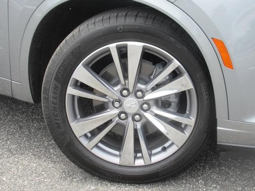 2025 Cadillac XT6 Premium Luxury FWD