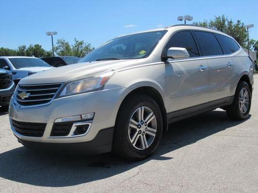 Champagne Silver 2017 Chevrolet Traverse 2LT