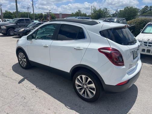 Summit White 2018 Buick Encore Preferred