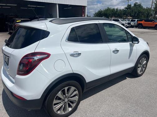 Summit White 2018 Buick Encore Preferred