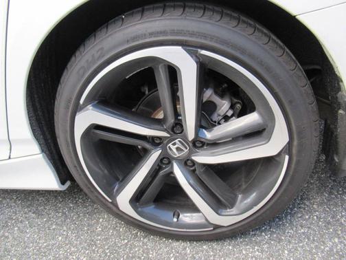 Platinum White Pearl 2022 Honda Accord Sport 1.5T
