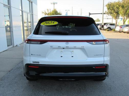 2025 Toyota Crown Signia LIMITED