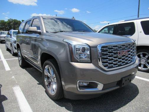 Pepperdust Metallic 2019 GMC Yukon Denali