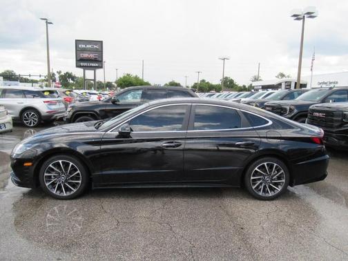 Phantom Black 2022 Hyundai SONATA Limited