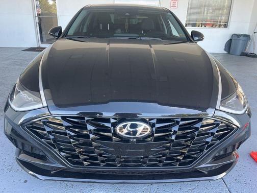 Phantom Black 2022 Hyundai SONATA Limited
