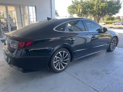 Phantom Black 2022 Hyundai SONATA Limited