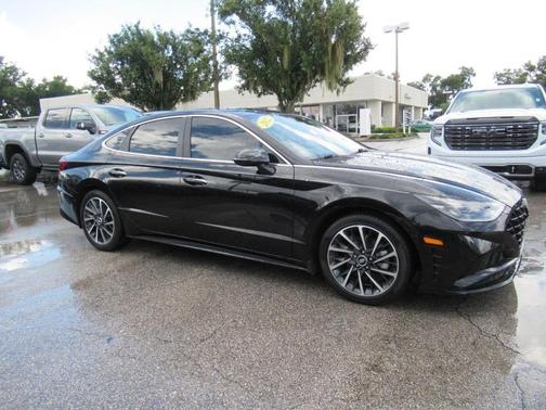 Phantom Black 2022 Hyundai SONATA Limited