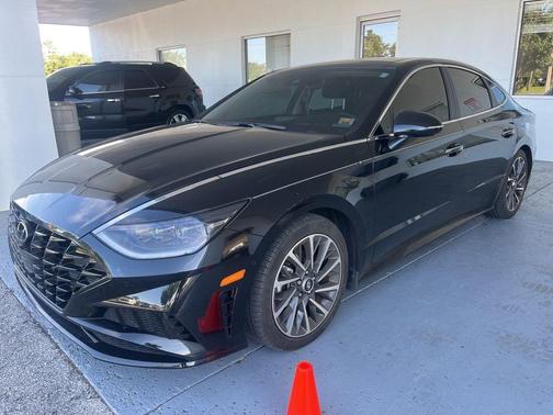 Phantom Black 2022 Hyundai SONATA Limited