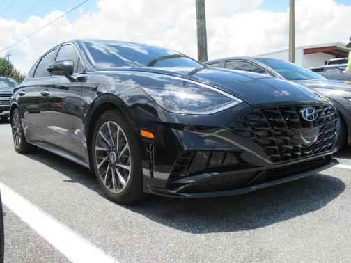 Phantom Black 2022 Hyundai SONATA Limited