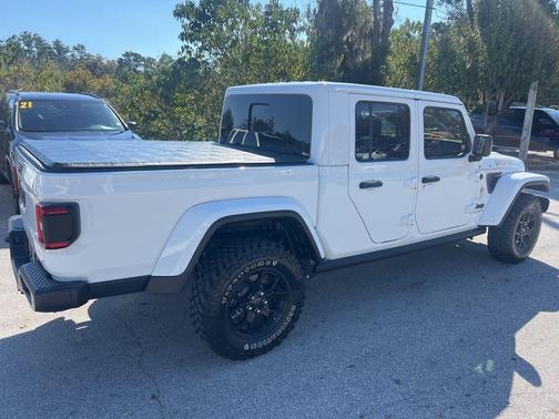 2024 Jeep Gladiator Jeep Beach