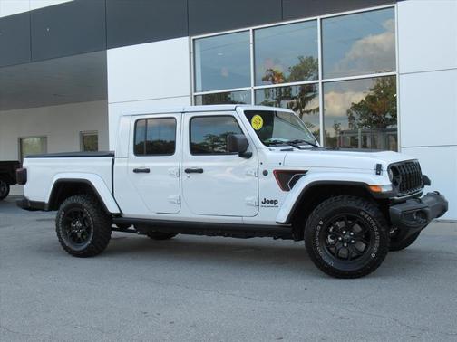 2024 Jeep Gladiator Jeep Beach