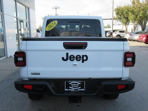 2024 Jeep Gladiator Jeep Beach