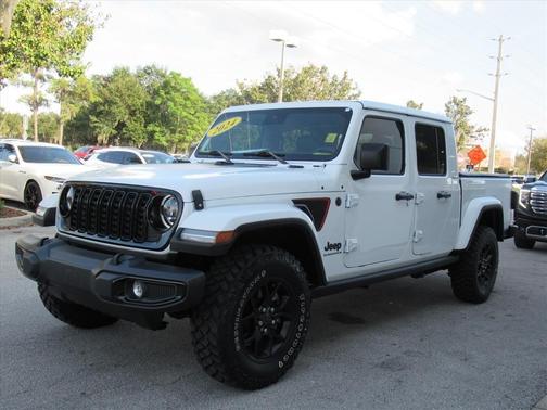 2024 Jeep Gladiator Jeep Beach