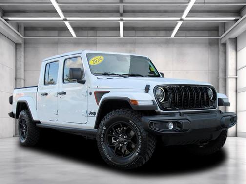 2024 Jeep Gladiator Jeep Beach