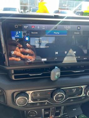 2024 Jeep Gladiator Jeep Beach