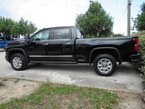 Black 2024 Chevrolet Silverado 2500 High Country