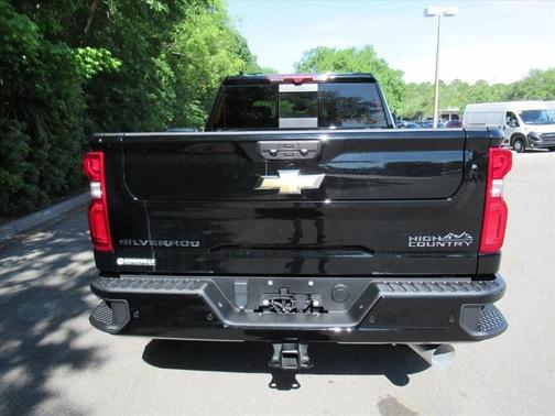 Black 2024 Chevrolet Silverado 2500 High Country
