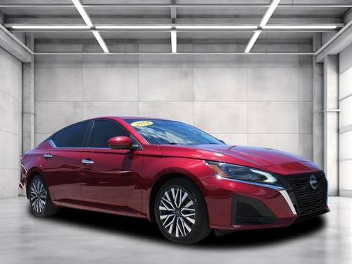 Scarlet Ember 2024 Nissan Altima 2.5 SV