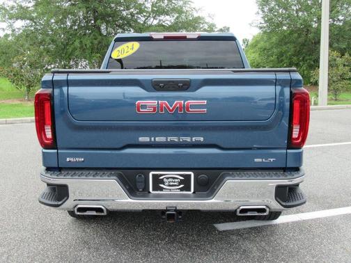 Metallic 2024 GMC Sierra 1500 SLT