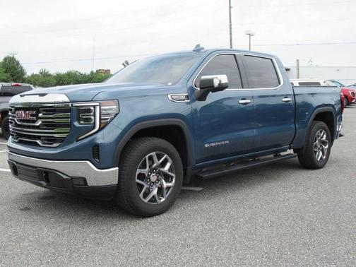 Metallic 2024 GMC Sierra 1500 SLT
