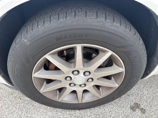 White Frost Tri-Coat 2017 Buick Enclave Leather