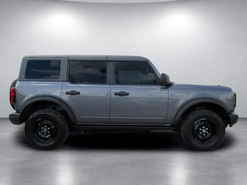 Carbonized Gray Metallic 2022 Ford Bronco Black Diamond