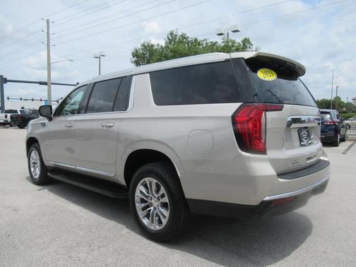 2023 GMC Yukon XL SLT