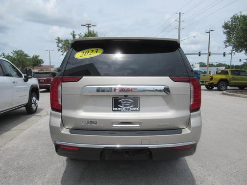2023 GMC Yukon XL SLT
