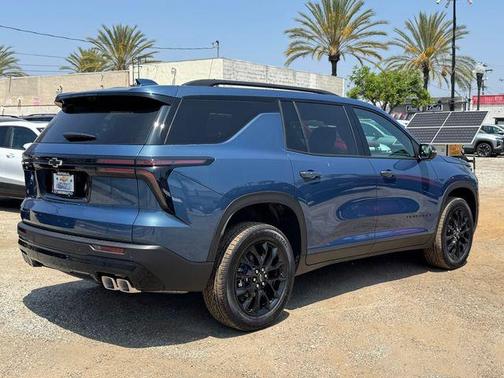 Lakeshore Blue Metallic 2026 Chevrolet Traverse LT
